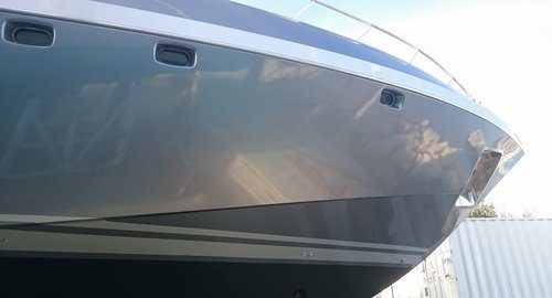 Exterior de yate protegido por VOOW