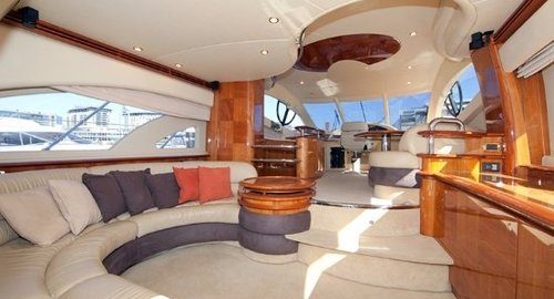 Interior de yate personalizado por VOOW